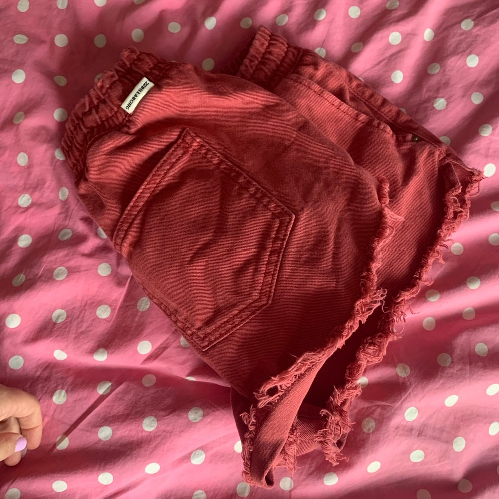 BILLABONG SHORTS! - Picture 5 of 5
